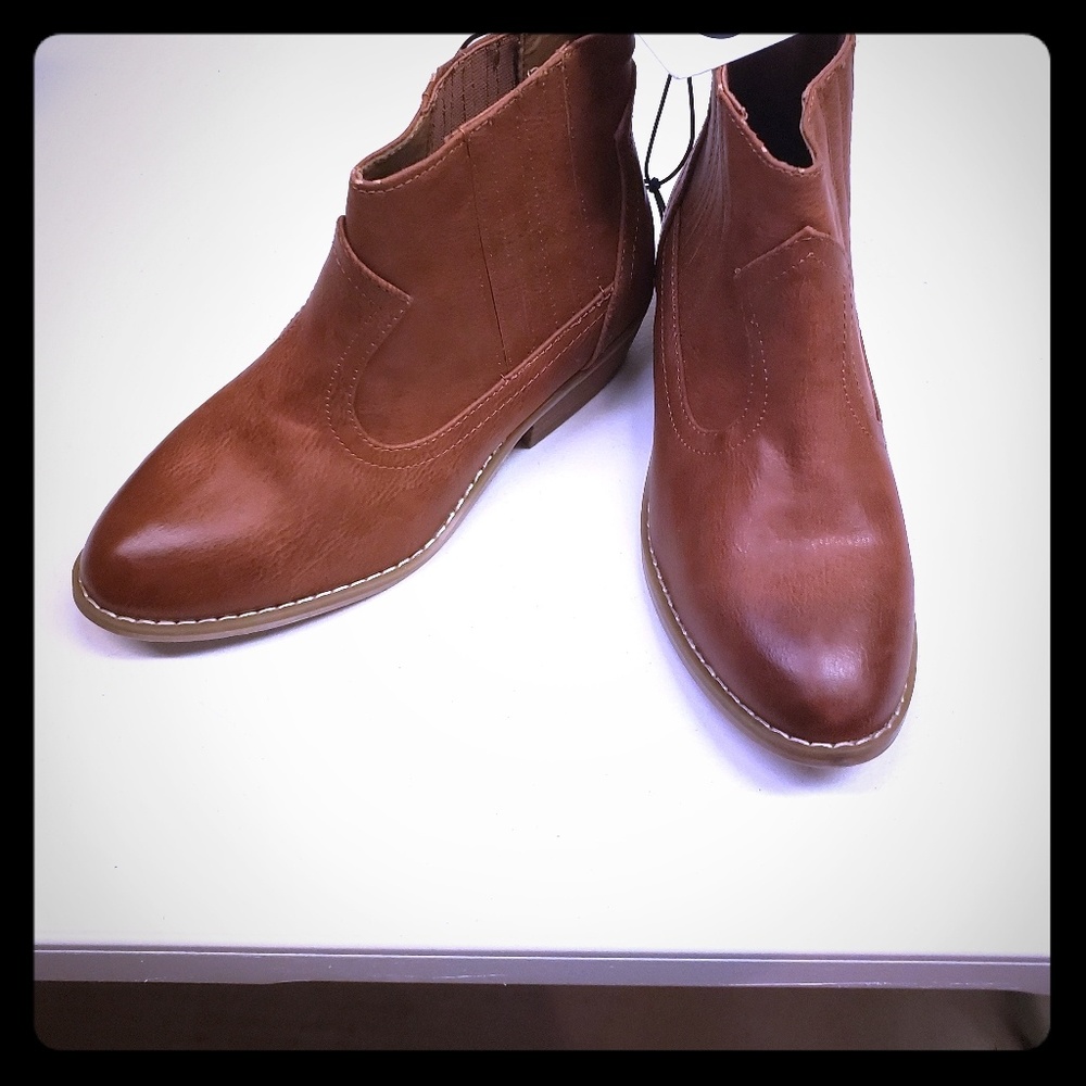 Universal Thread Georgia Boots Genuine Leather
